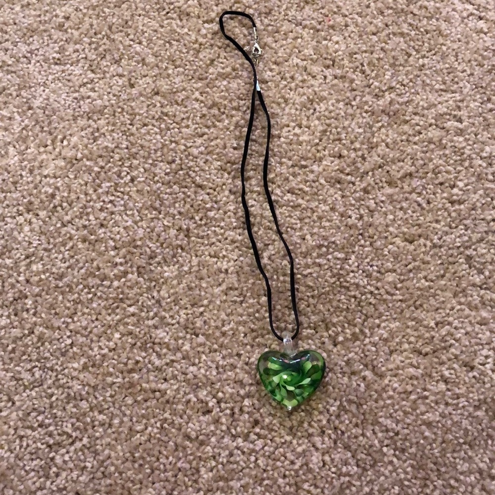 Green flower heart necklace